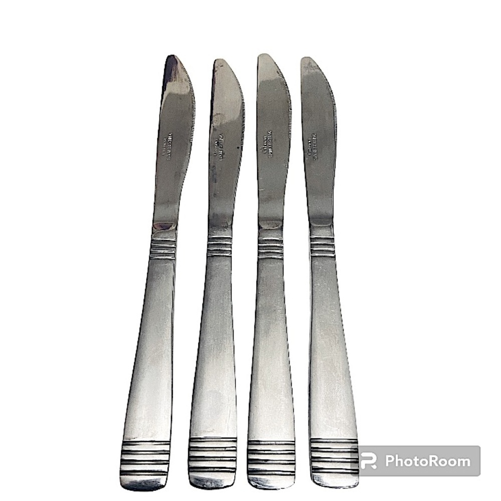 Gibson Vintage Palmore Stainless Silverware Four Piece Preowned Knife Set.